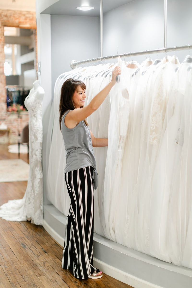 Top Five Common Mistakes While Shopping for a Wedding Dress