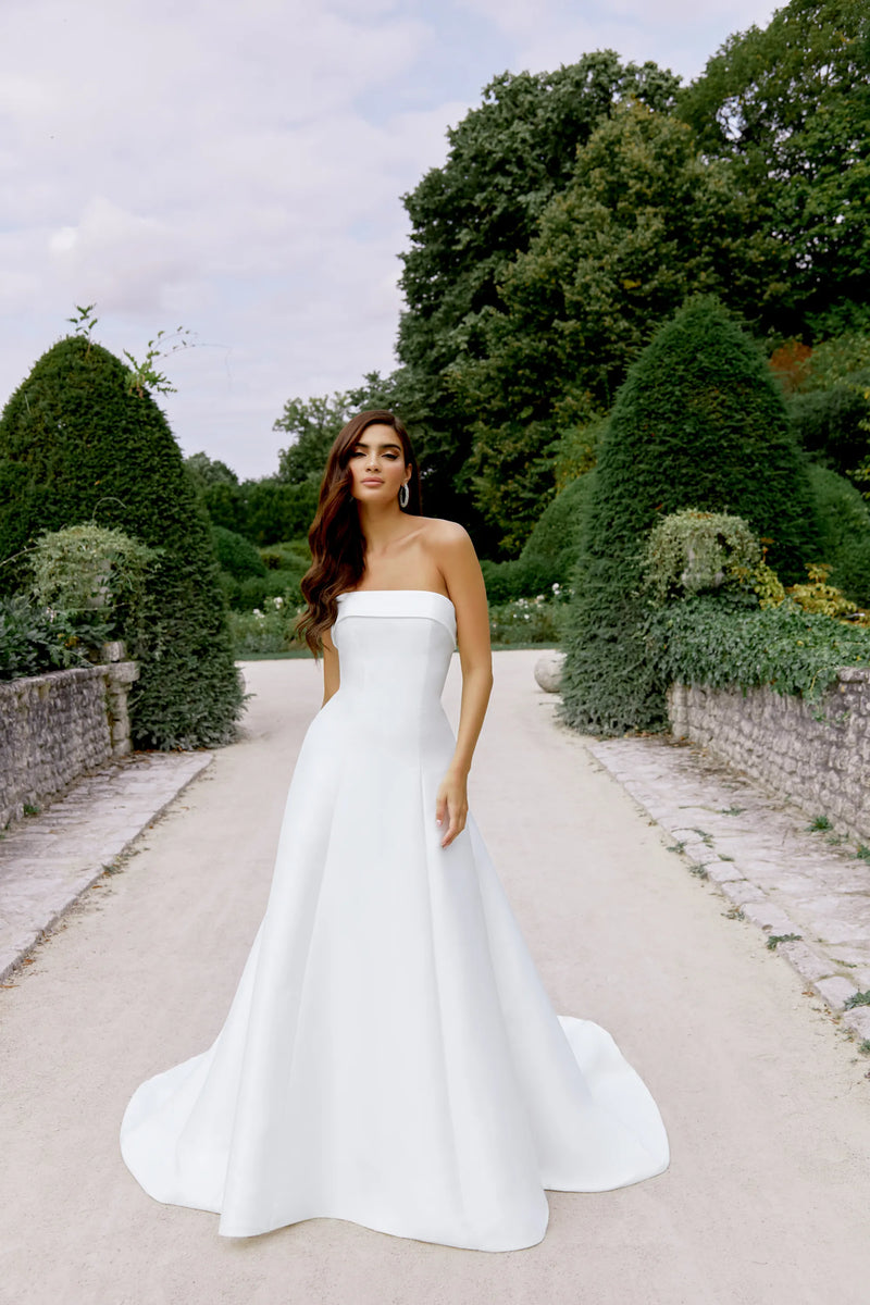 33292 - Romantic A-Line Wedding Gown with Flowy Skirt