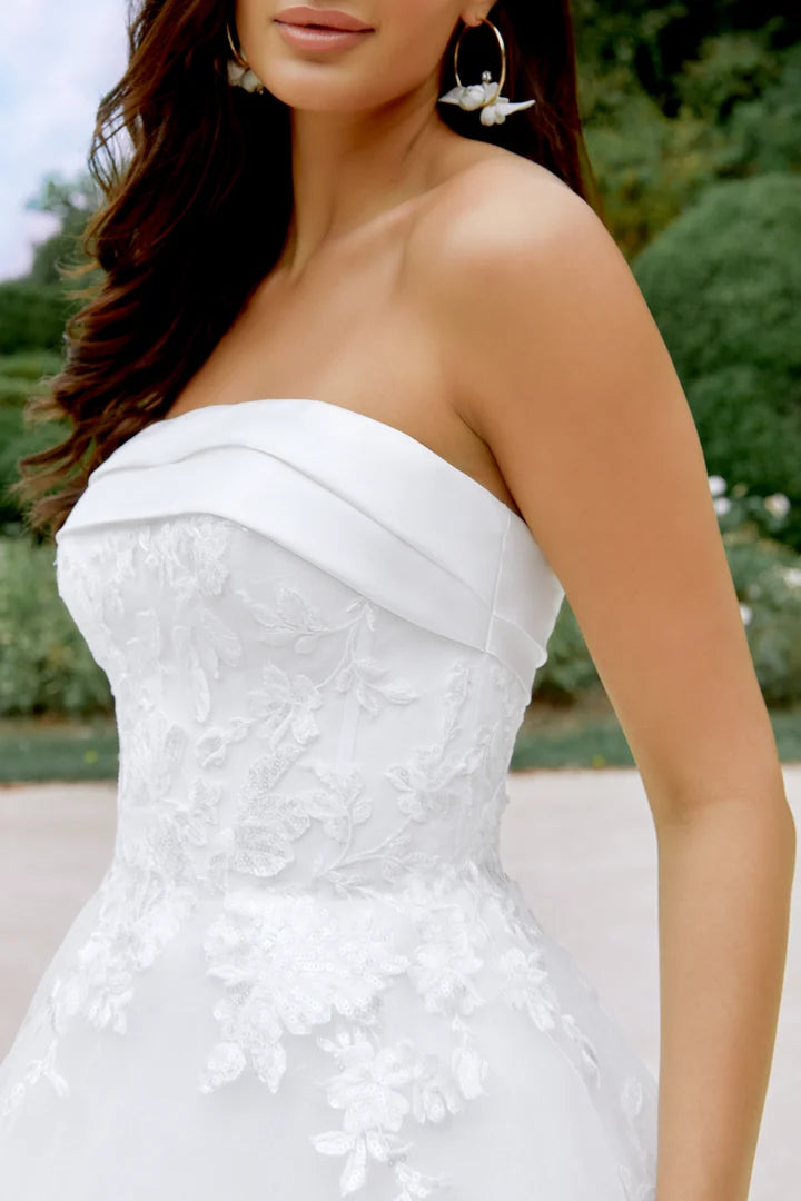 33295 - Ball Gown Wedding Dress with Full Skirt & Regal Design