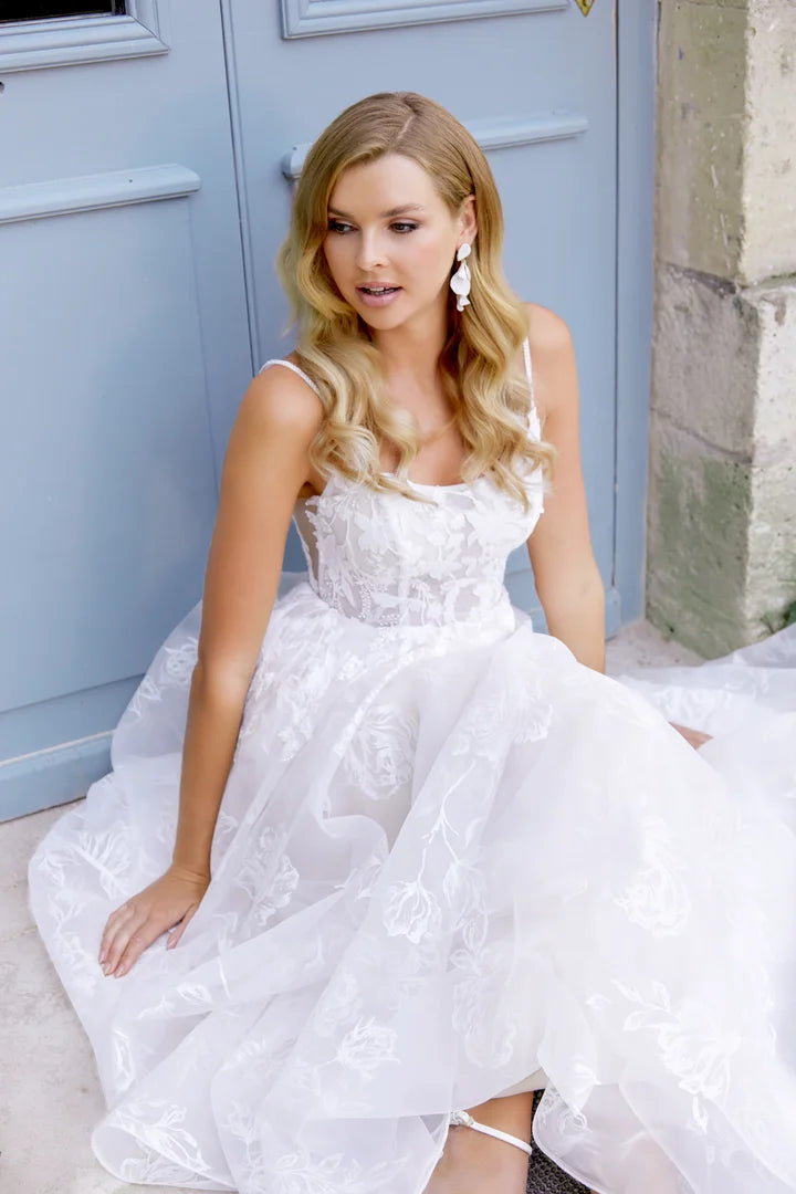 33296 - Elegant A-Line Bridal Gown for Classic Brides