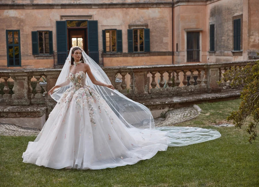34815-Strapless Sweetheart Neckline Tulle Ballgown Wedding Dress