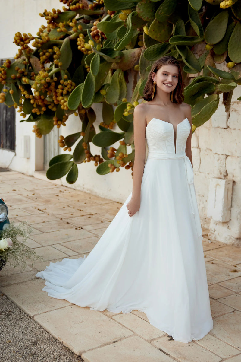33281 - Elegant A-Line Bridal Gown for Classic Brides