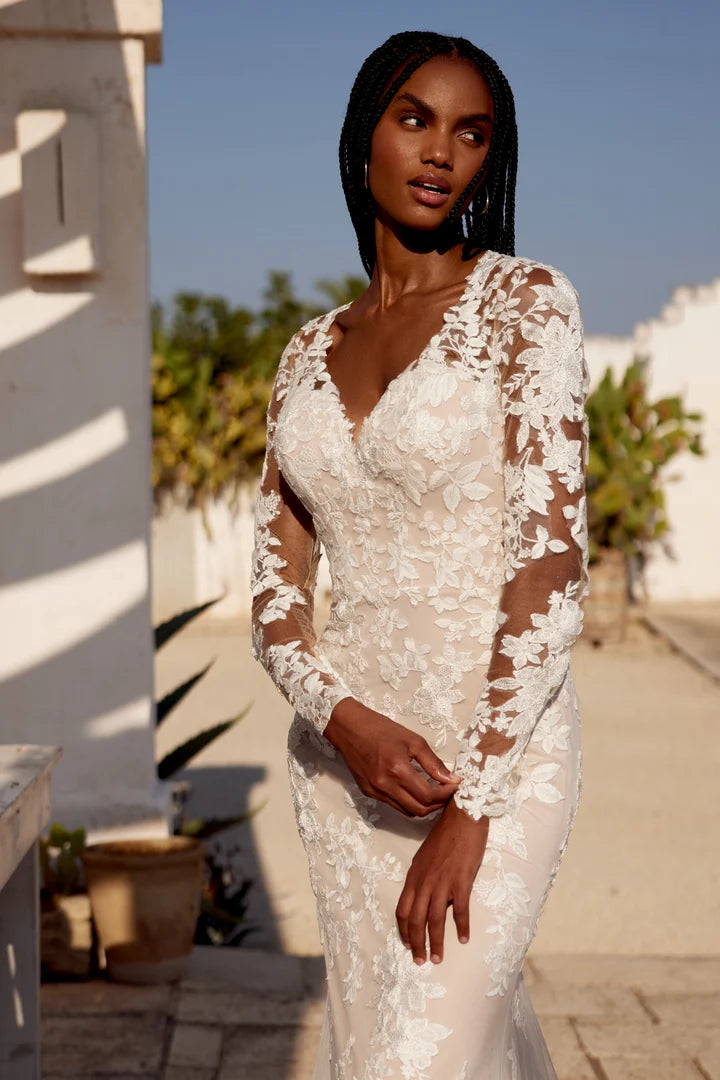 33286 - Elegant Fit & Flare Bridal Dress with Detailed Lace