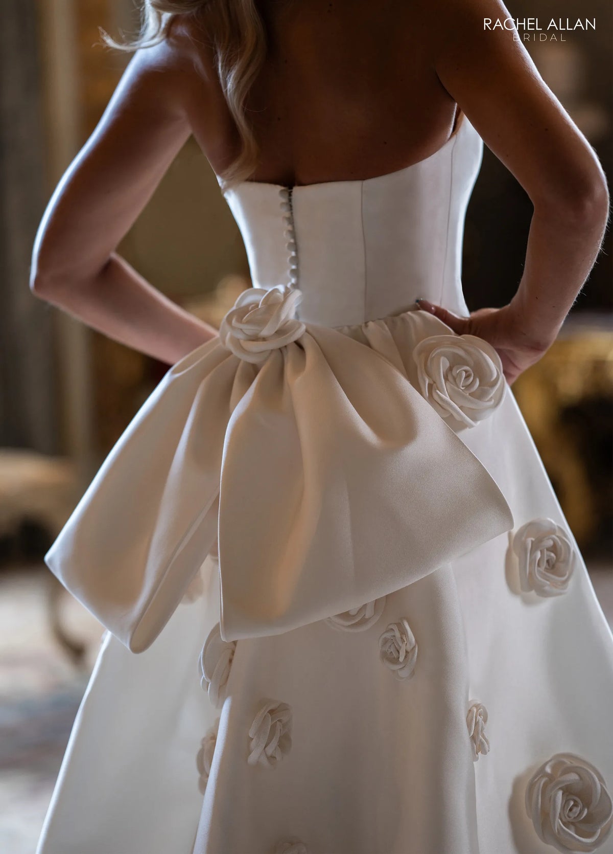 34528 - Sleek Mermaid with Detachable Train