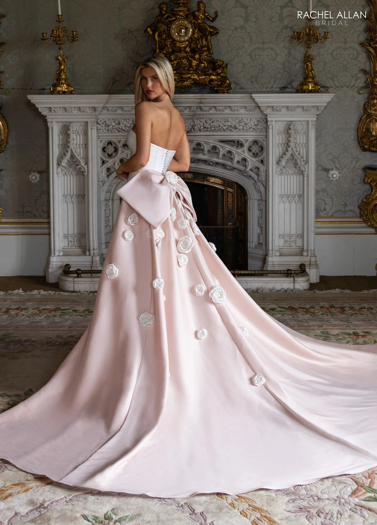 34528 - Sleek Mermaid with Detachable Train