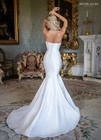 34528 - Sleek Mermaid with Detachable Train