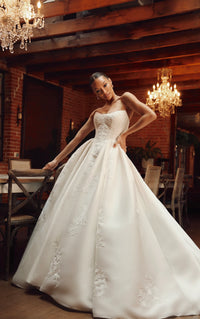 33391 - Princess-Style Ball Gown Bridal Dress with Elegant Details