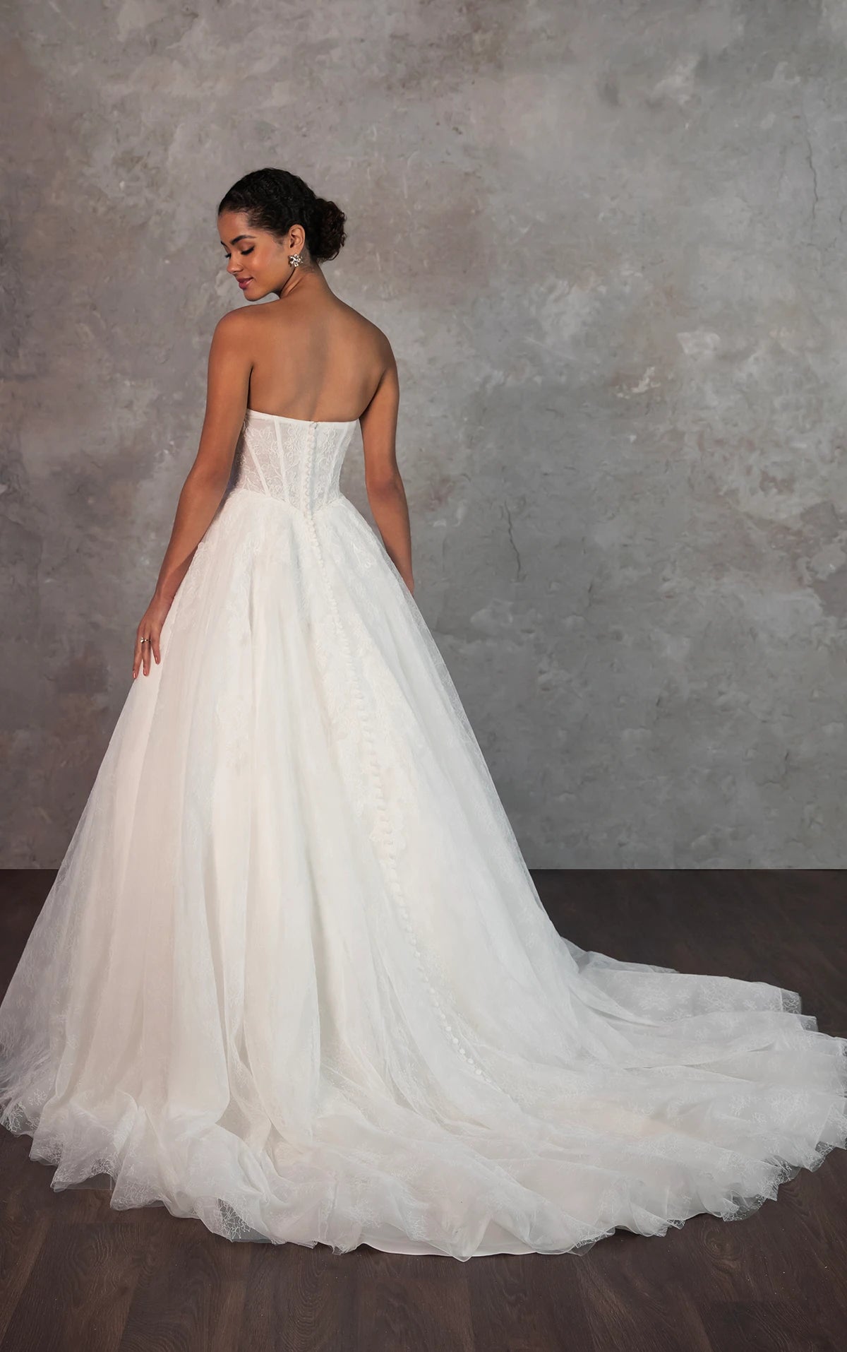 33322 - Timeless Ball Gown Bridal Gown with Classic Lace