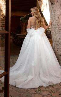 33388 - Romantic Ball Gown Wedding Dress for a Fairytale Look