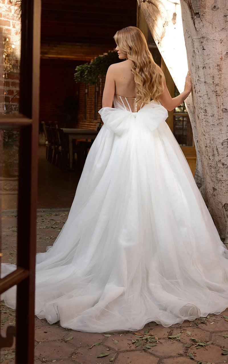 33388 - Romantic Ball Gown Wedding Dress for a Fairytale Look