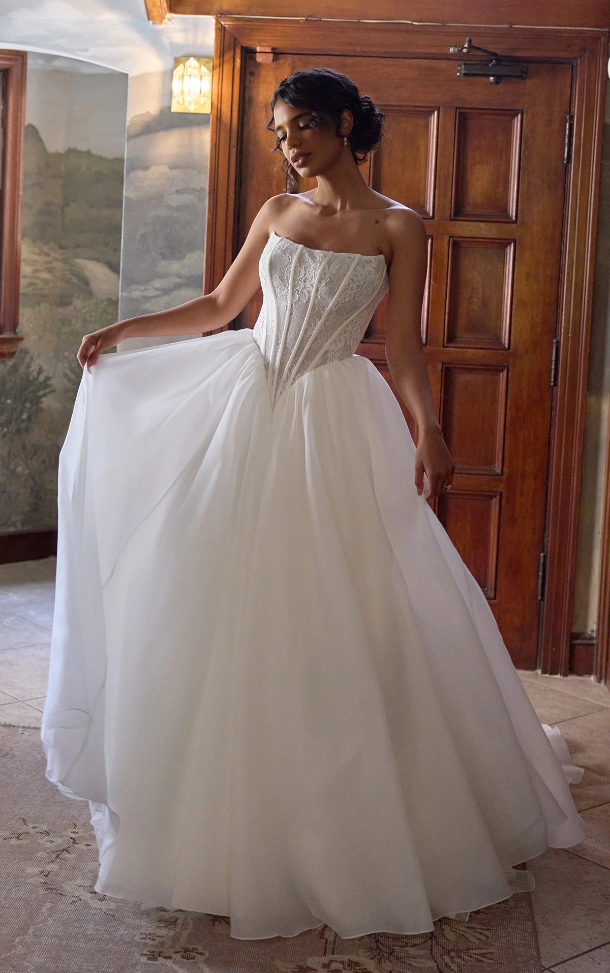 33608 - Princess-Style Ball Gown Bridal Dress with Elegant Details