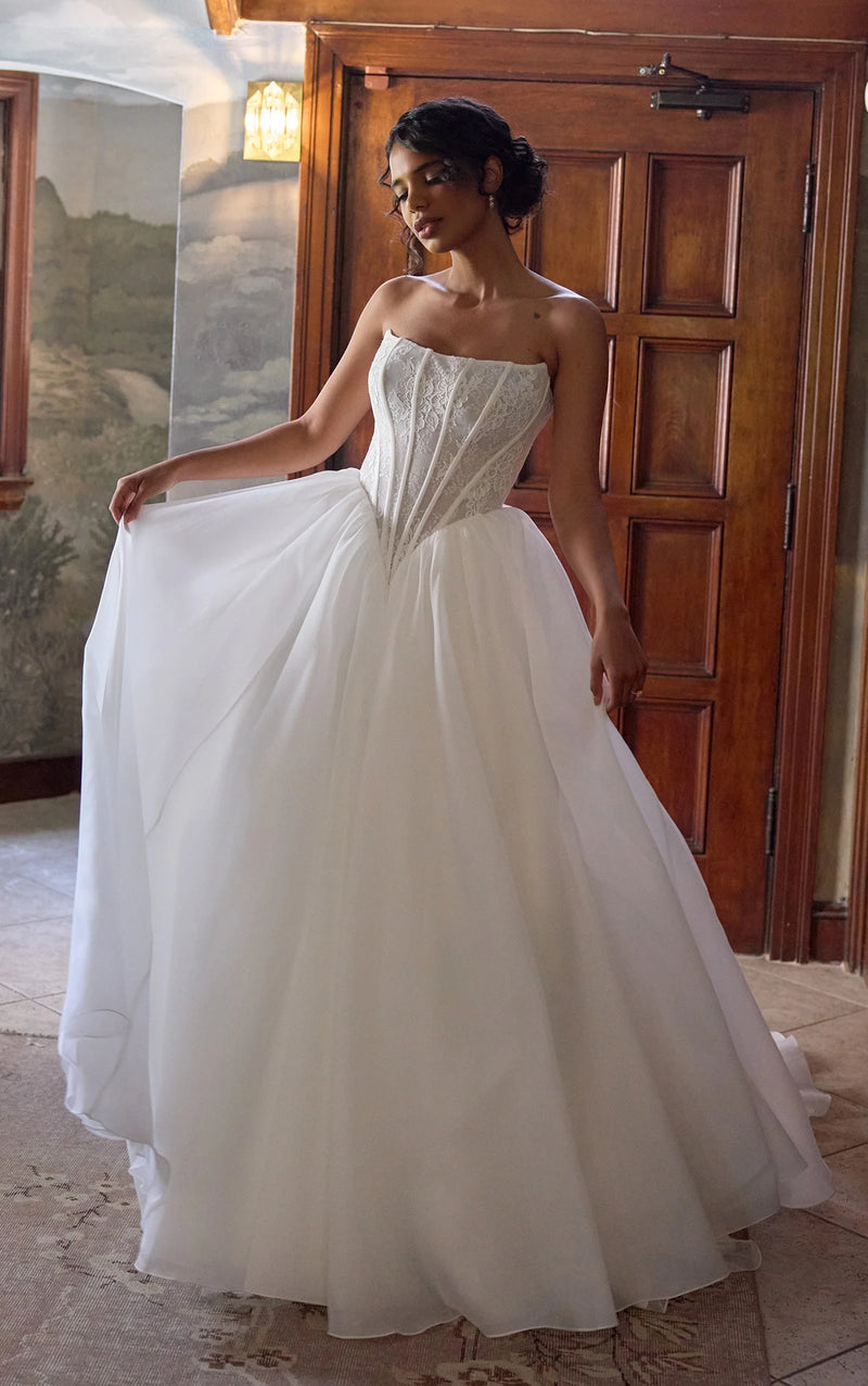 33608 - Princess-Style Ball Gown Bridal Dress with Elegant Details