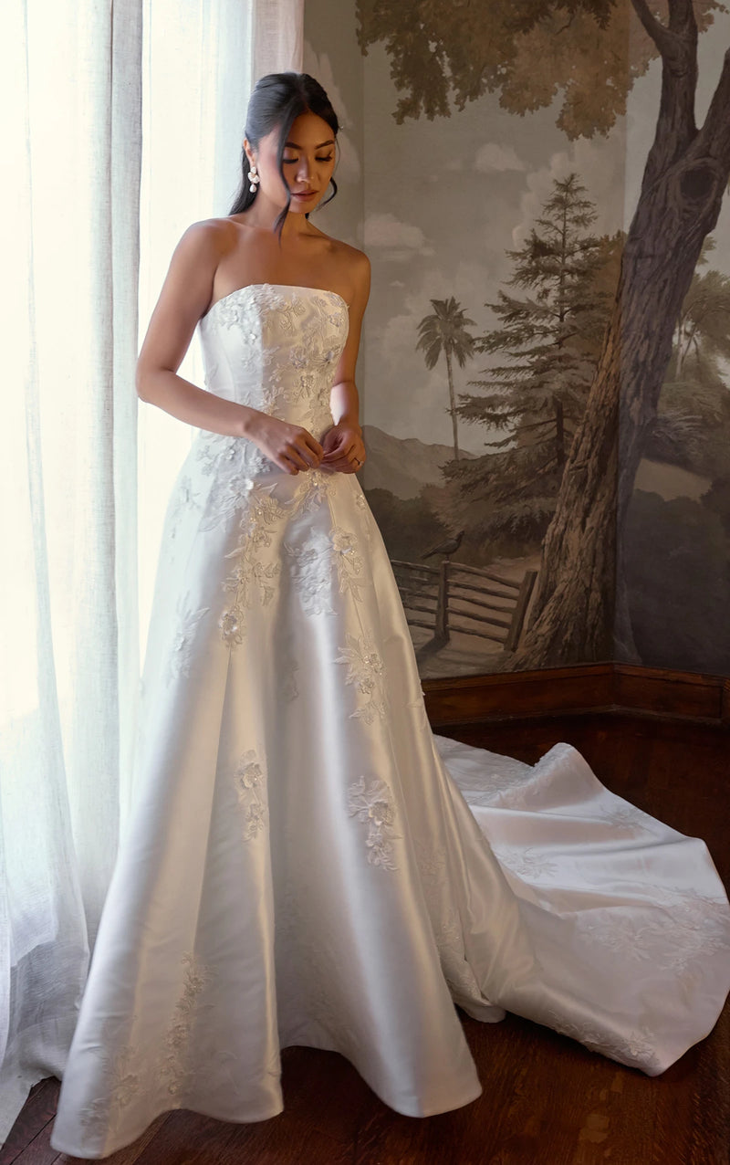 33615 - Classic Ball Gown Bridal Gown with Voluminous Skirt