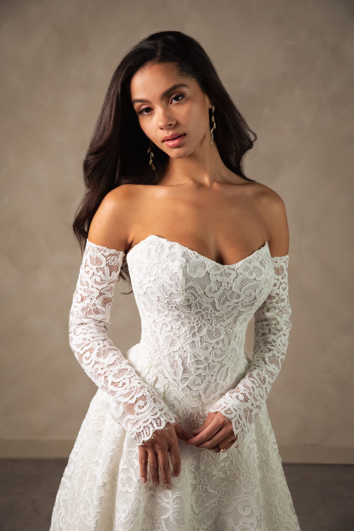 34793 - Romantic lace A-Line with Detachable Long Sleeves