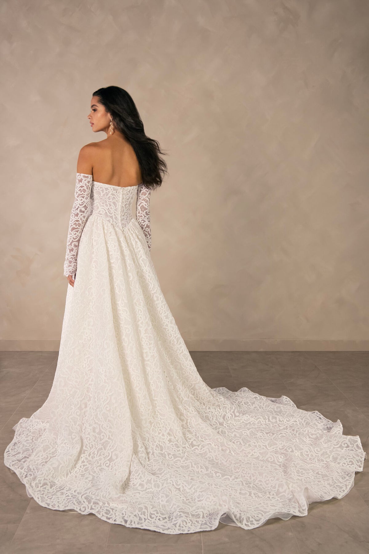 34793 - Romantic lace A-Line with Detachable Long Sleeves