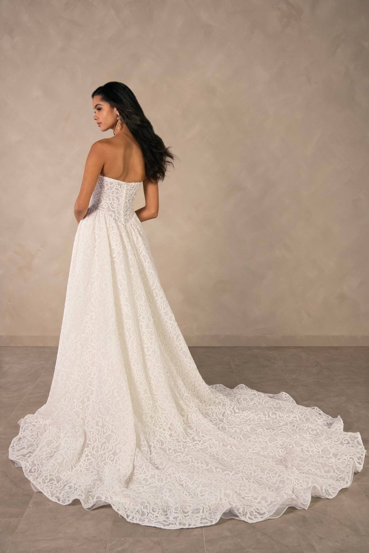 34793 - Romantic lace A-Line with Detachable Long Sleeves