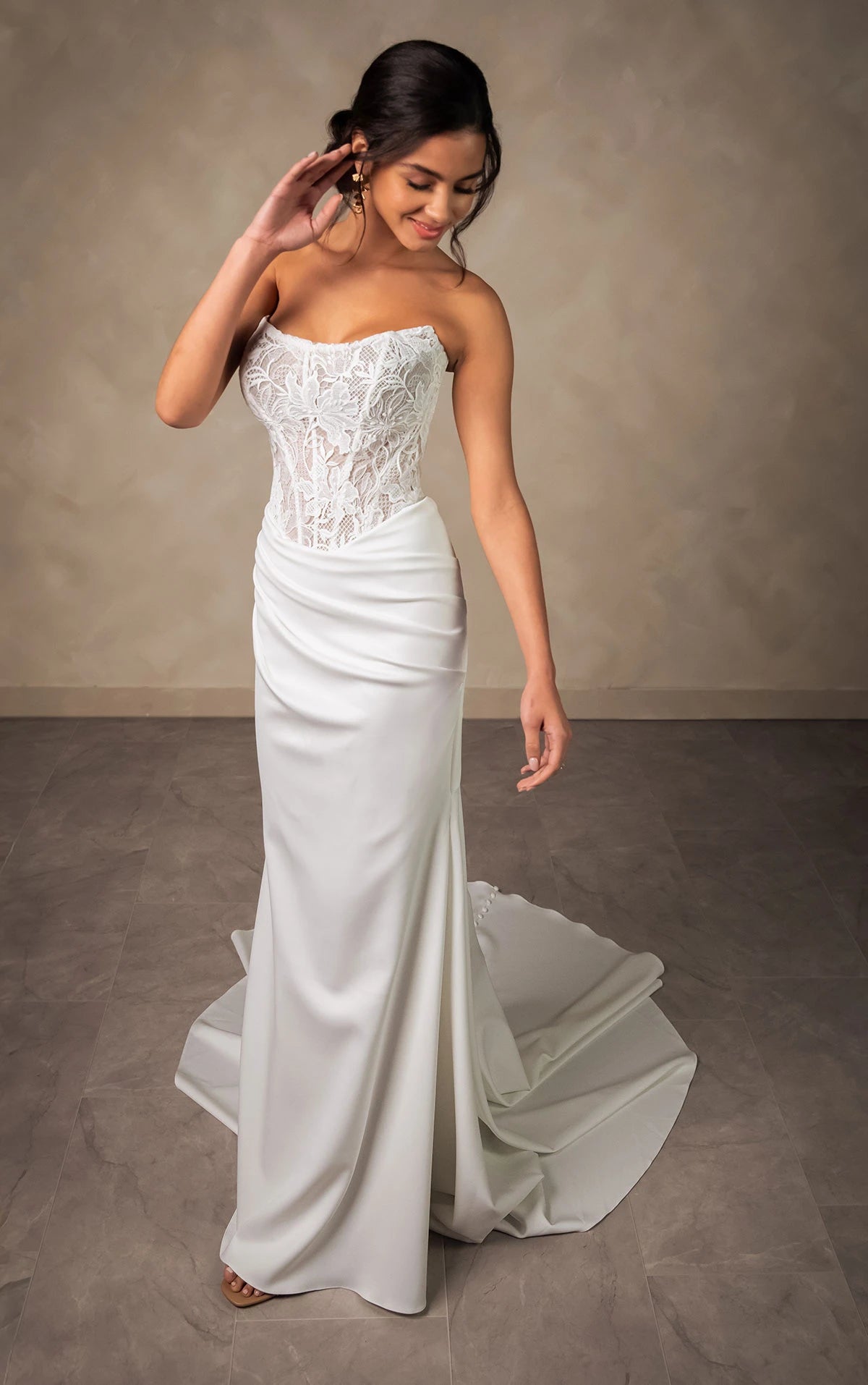 34797-Romantic Lace Sheath Wedding Dress