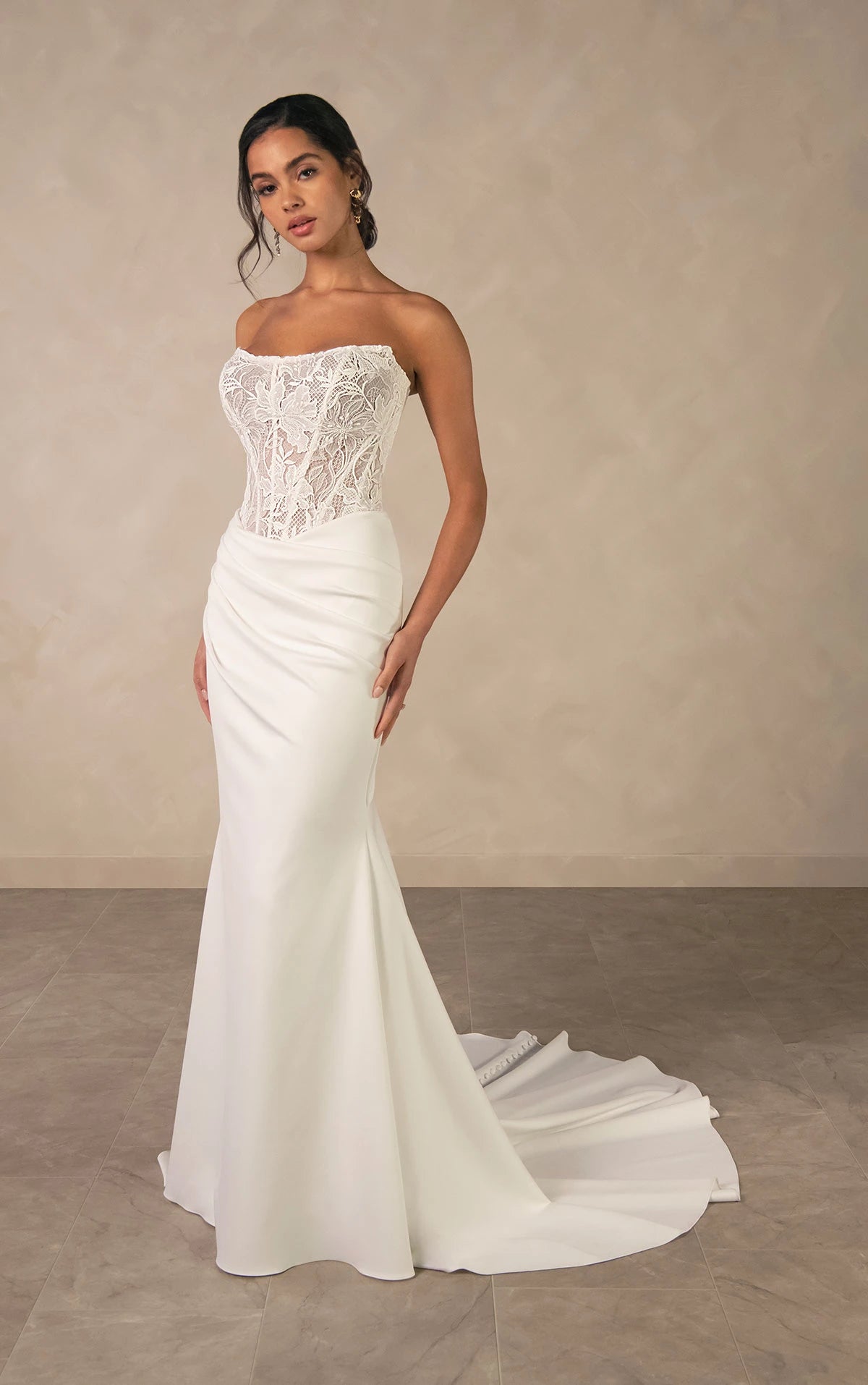 34797-Romantic Lace Sheath Wedding Dress