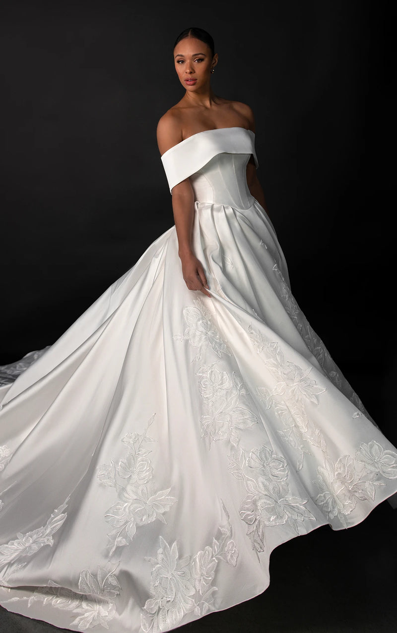 33399 - Romantic Ball Gown Wedding Dress for a Fairytale Look