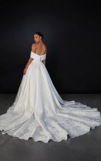 33399 - Romantic Ball Gown Wedding Dress for a Fairytale Look