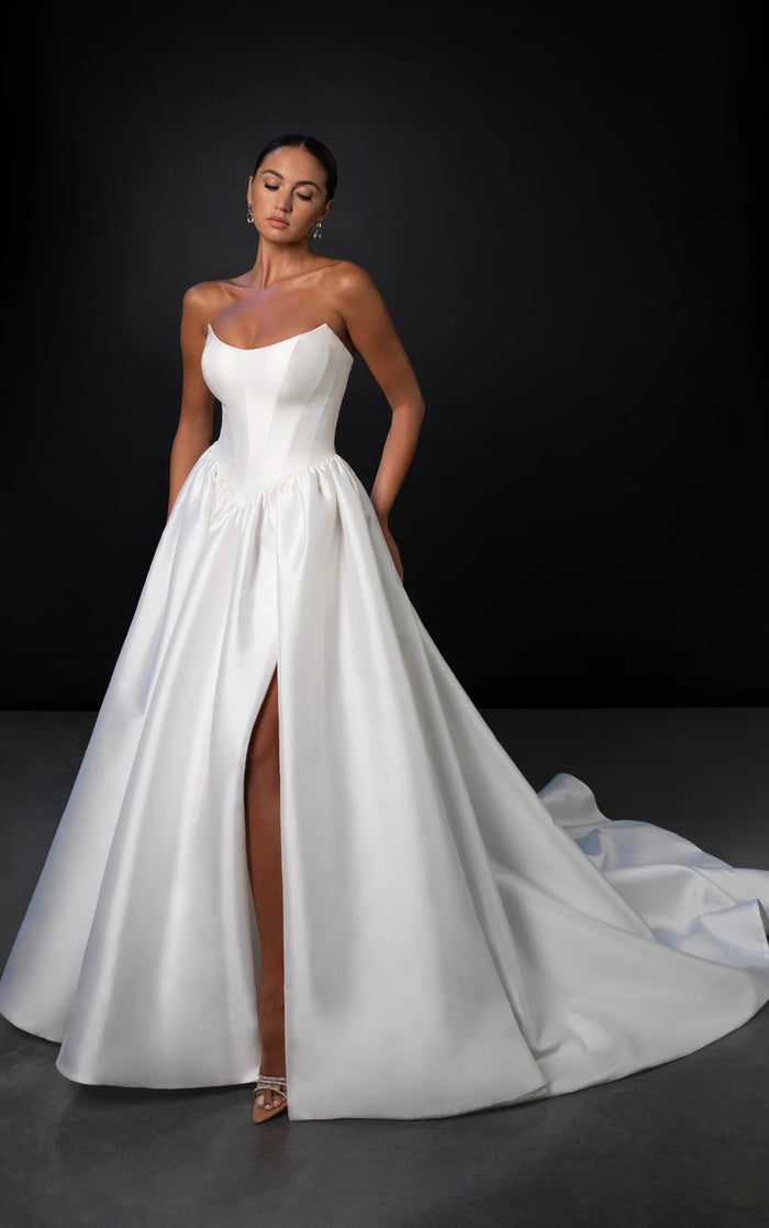 33621 - Classic Ball Gown Bridal Gown with Voluminous Skirt