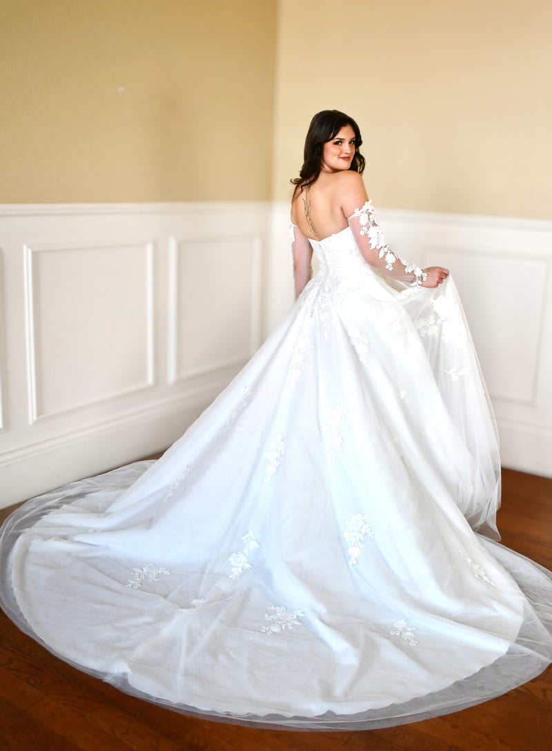 33343 - Full Tulle A-Line Bridal Gown with Romantic Lace