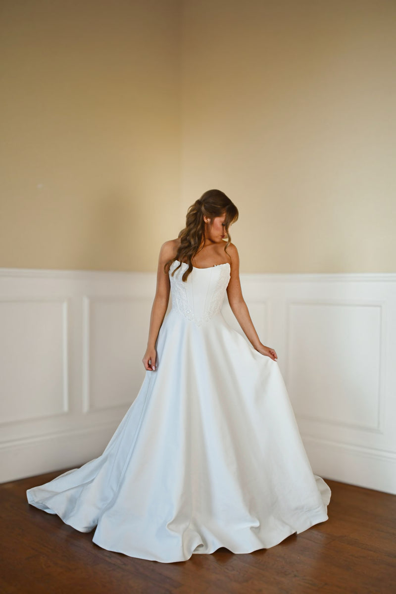 33307 - Elegant A-Line Bridal Gown for Classic Brides