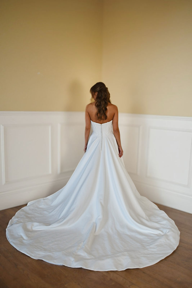 33307 - Elegant A-Line Bridal Gown for Classic Brides