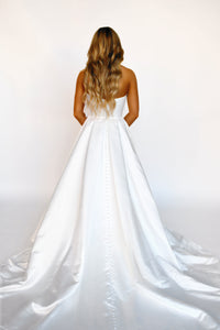 34263 - Sleek and Sophisticated Strapless A-Line