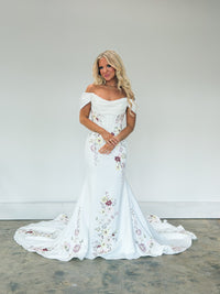 34922-Colorful Lace and Satin Wedding Dress