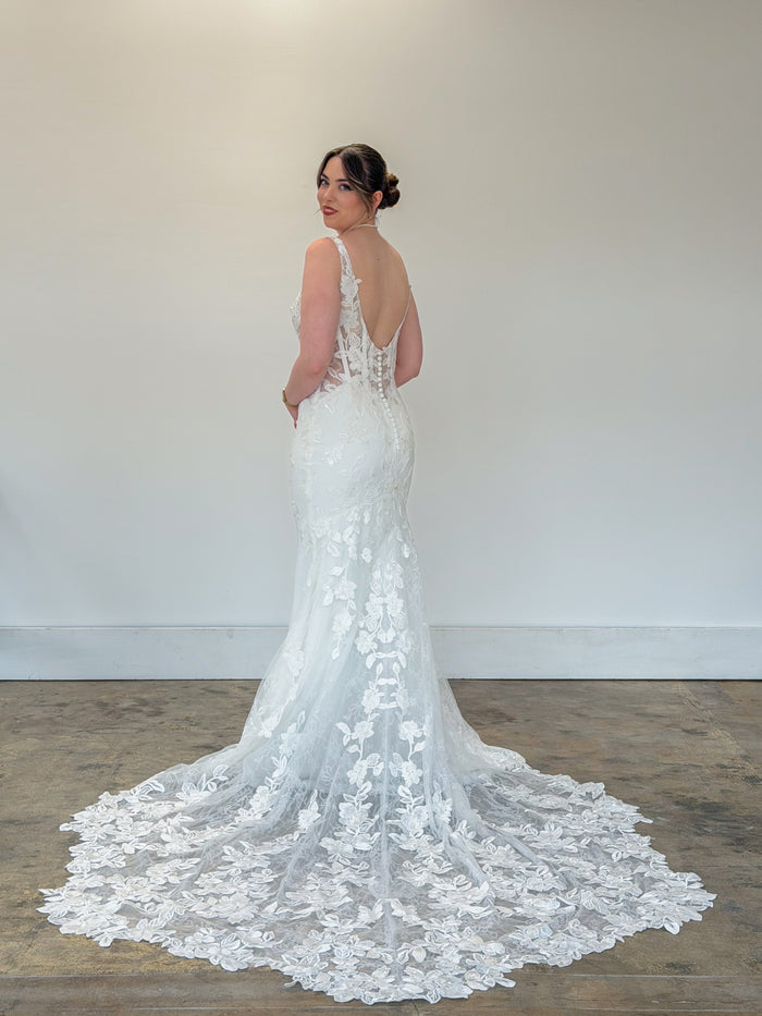 34924-Square Neckline Crepe and Lace Wedding Dress
