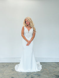 34943-V-neck Crepe Fitted Wedding Dress