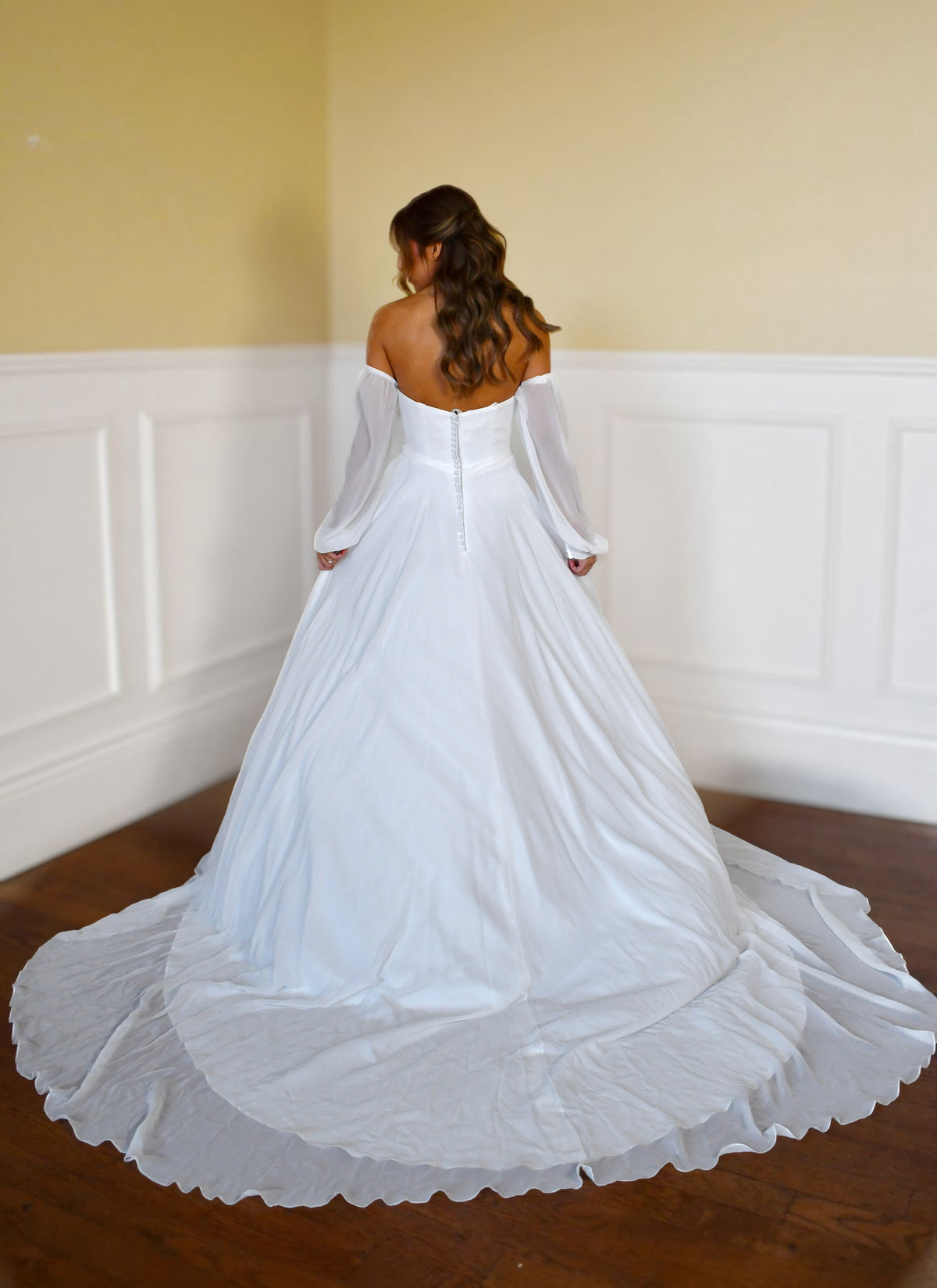 32784 - Elegant A-Line Bridal Gown for Classic Brides