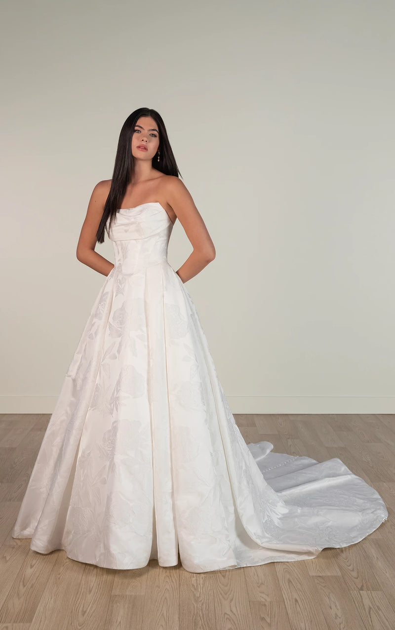 33624 - Elegant A-Line Bridal Gown for Classic Brides