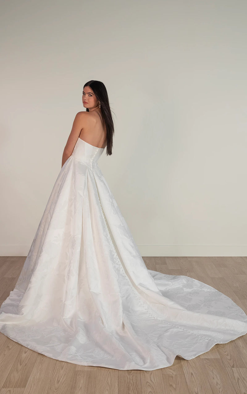 33624 - Elegant A-Line Bridal Gown for Classic Brides