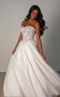 33360 - Romantic Ball Gown Wedding Dress for a Fairytale Look