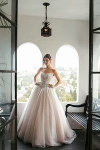 33362 - Romantic Ball Gown Wedding Dress for a Fairytale Look