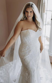 34828-Plus Size Shimmering Lace and Tulle Trumpet Wedding Gown