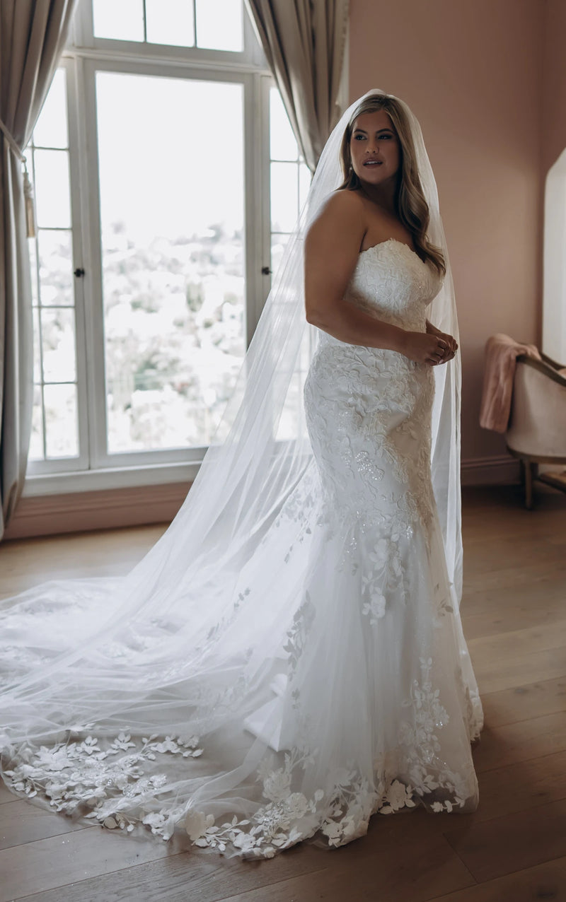 34828-Plus Size Shimmering Lace and Tulle Trumpet Wedding Gown