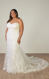 34828-Plus Size Shimmering Lace and Tulle Trumpet Wedding Gown