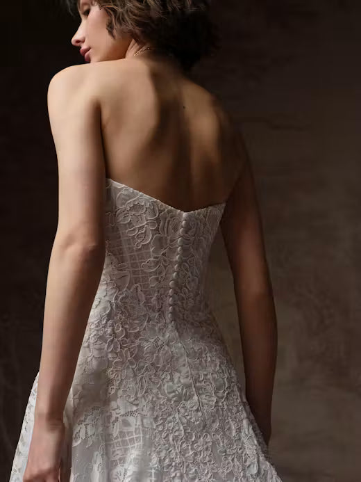 34837-Plunging Sweetheart Neckline A-line Wedding Dress