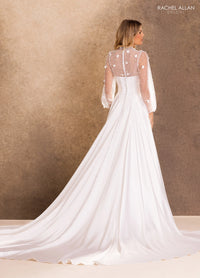 35048-Soft and graceful, this ivory A-line gown