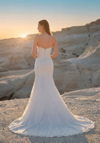 34748-Mermaid Strapless Basque Waist Wedding Dress