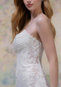 34748-Mermaid Strapless Basque Waist Wedding Dress