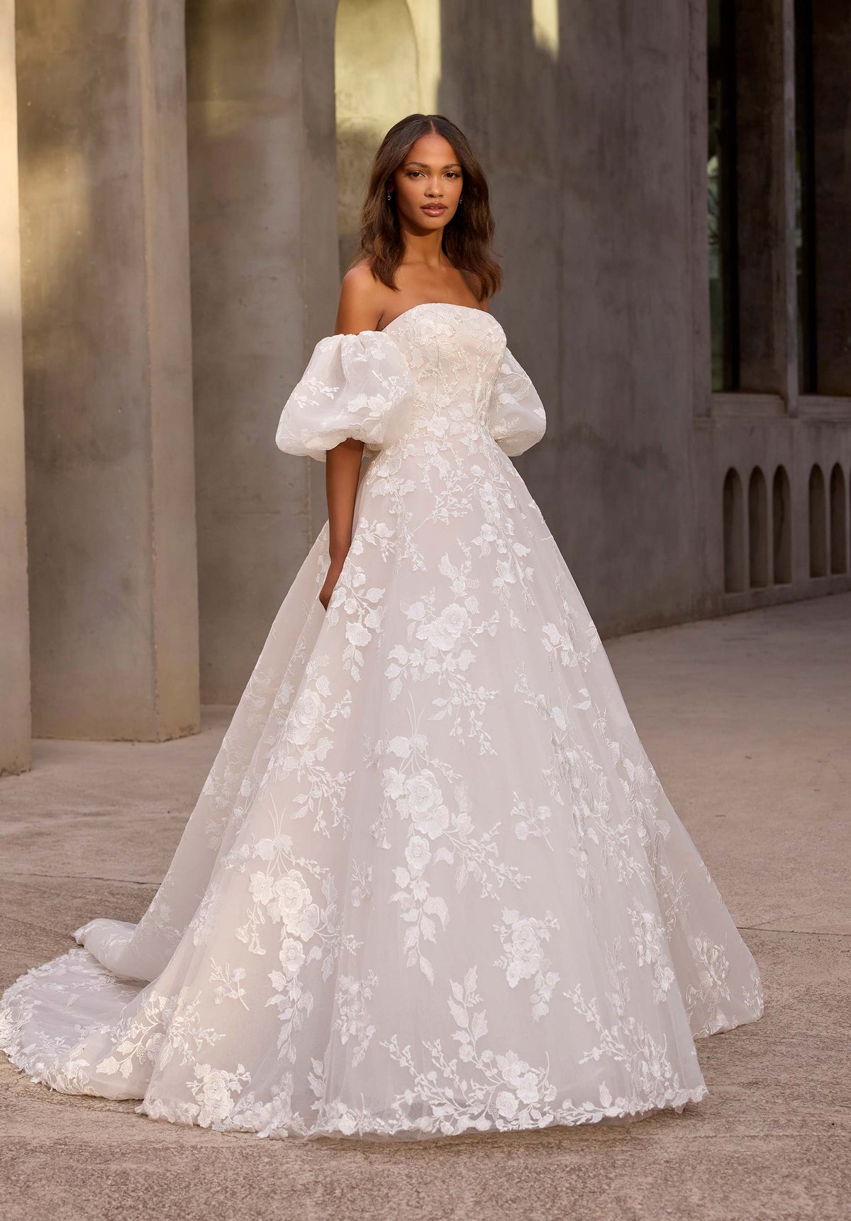 33447 - Princess-Style Ball Gown Bridal Dress with Elegant Details