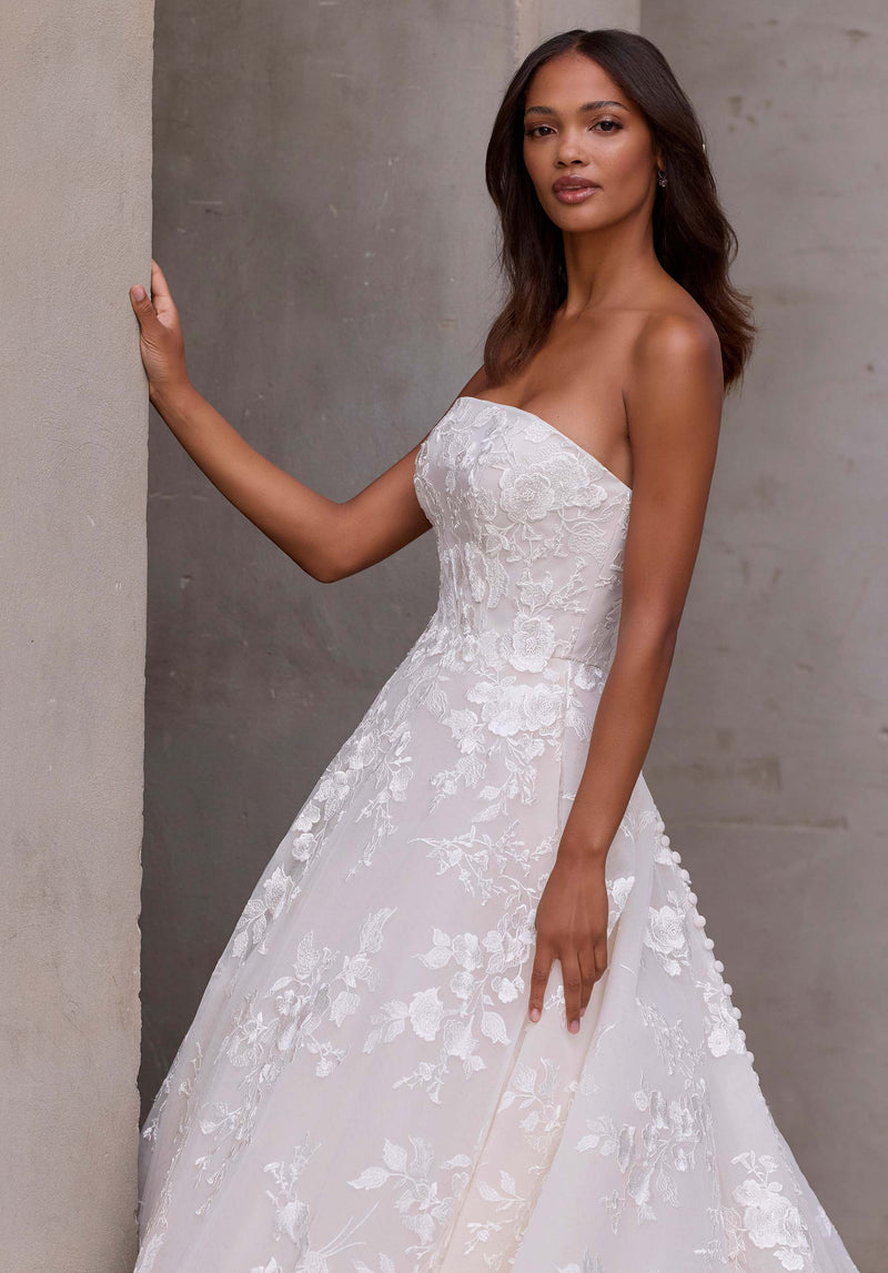 33447 - Princess-Style Ball Gown Bridal Dress with Elegant Details