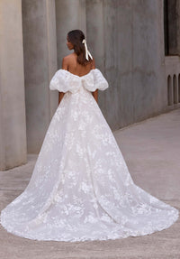 33447 - Princess-Style Ball Gown Bridal Dress with Elegant Details