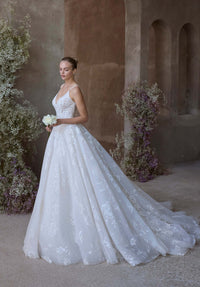 33448 - Romantic Ball Gown Wedding Dress for a Fairytale Look