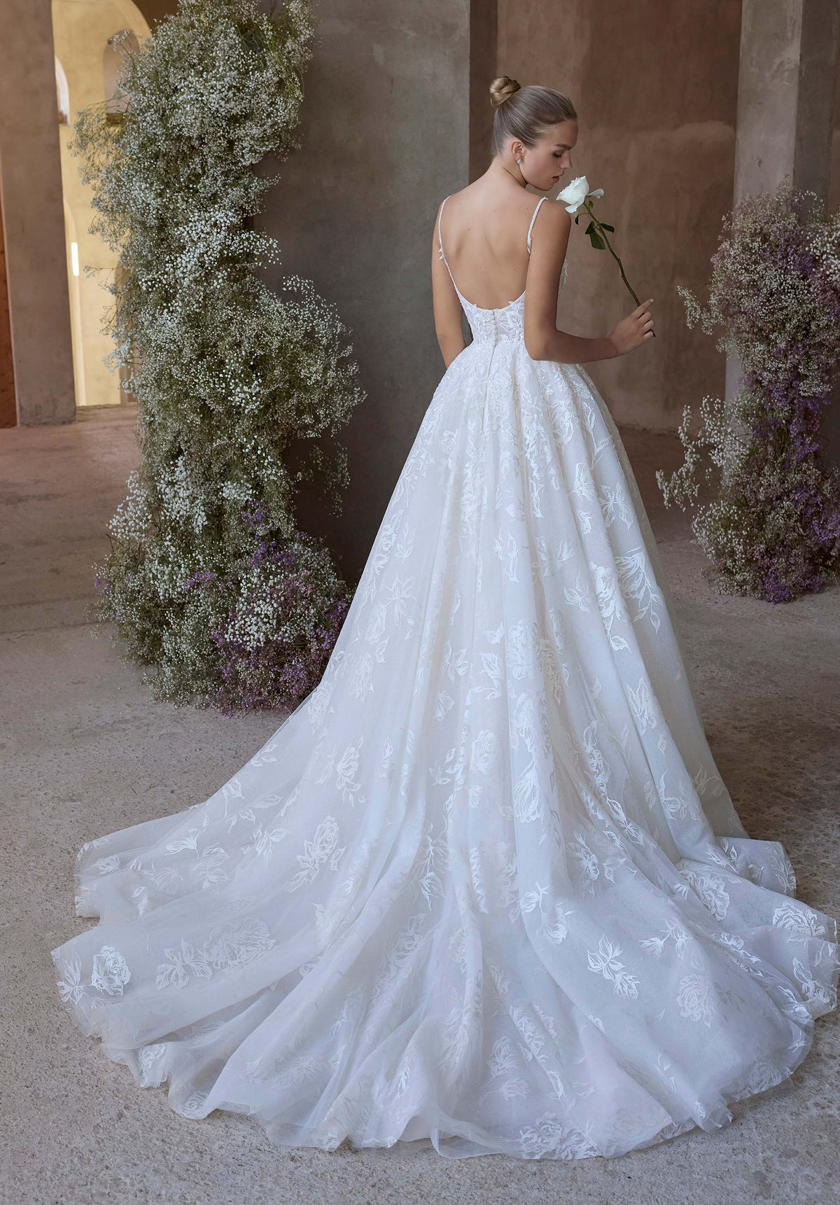 33448 - Romantic Ball Gown Wedding Dress for a Fairytale Look