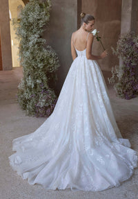 33448 - Romantic Ball Gown Wedding Dress for a Fairytale Look